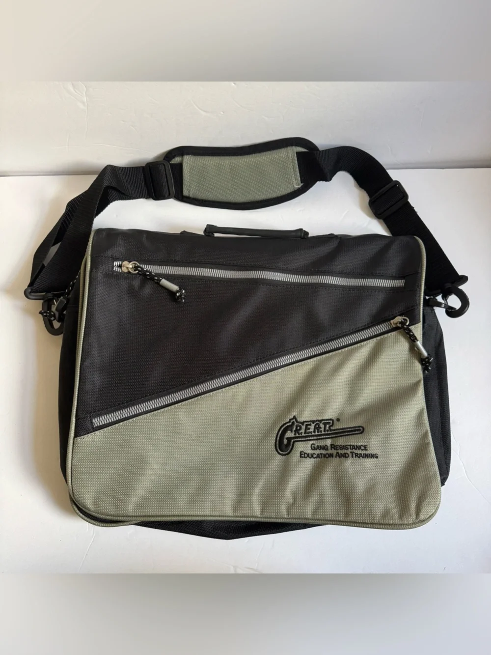 Vtg GREAT Gang Resistance Training Gemline Messenger Laptop Bag Briefcase